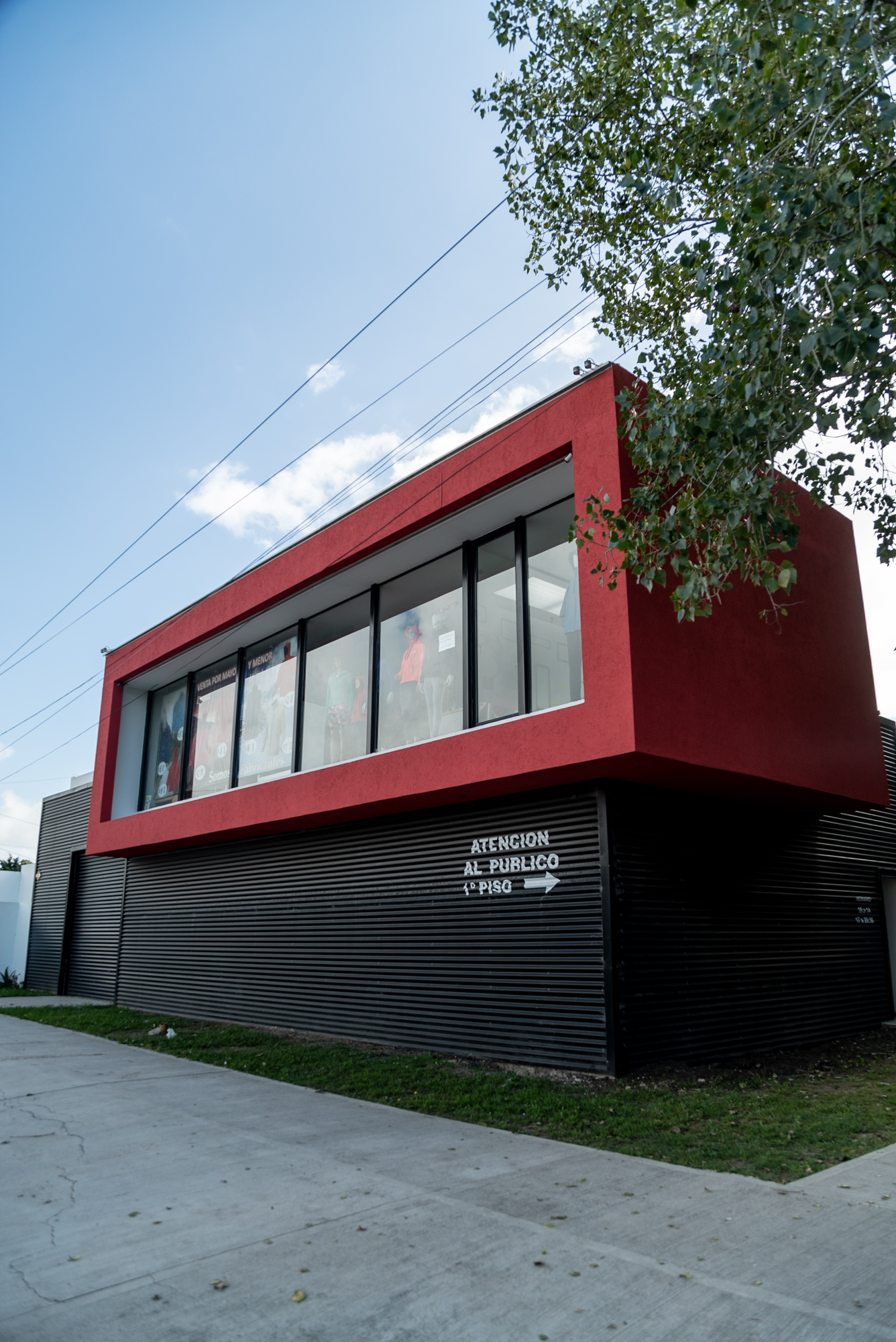 Portada de la entrada